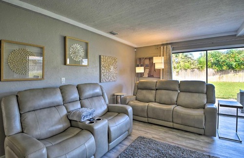 Ormond Beach House | Bright Ormond Beach Home about 14 Mi to Daytona!