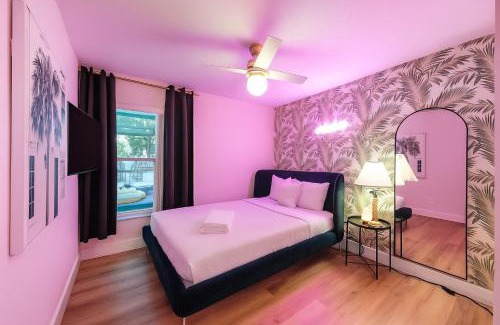 Sunrise Lakes Apartment | Bright Queen BR Pool Retreat Near Disney