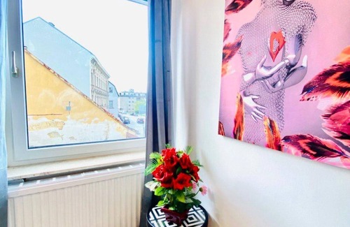 Liesing Apartment | Bright Room in Shared Apartment, Sleeps 2
