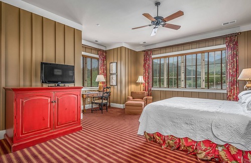Mill Spring Cabin | Bright's Creek Lodge - King Room- Near Tryon and TIEC & Hendersonville