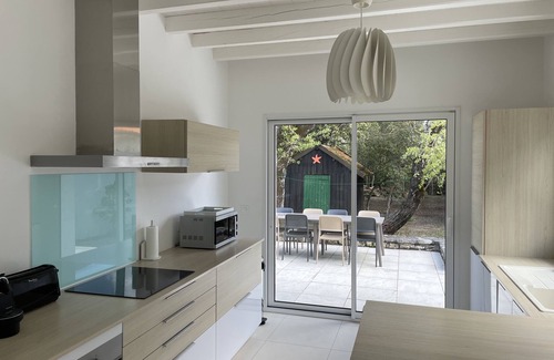 La Cotiniere House | Bright single storey villa, wooded, facing the beach and close to la Cotinière.