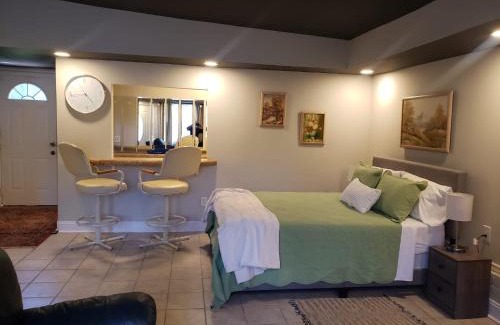 Gastonia House | Bright & Spacious Studio Close to CLT Airport
