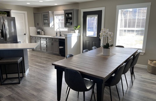 Bandera House | Bright Star - Executive Ranch Style Home in Bandera 3BR+Office