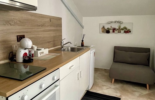 Burgas Bed & Breakfast | Bright Studio with balcony, Free Wi-Fi.
