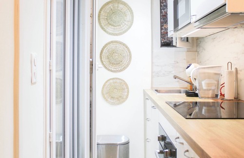 19th Arrondissement Apartment | bright studio with balcony, quiet location