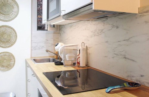 19th Arrondissement Apartment | bright studio with balcony, quiet location