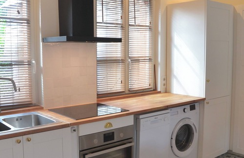 Pont-l'Eveque Apartment | Bright through apartment + parking