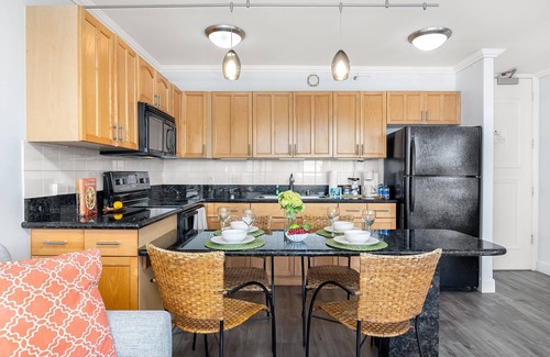 Waikiki Condo | Bright Waikiki 1BR with Stunning Ocean Views