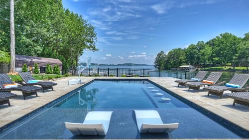 Denver House | Bright Water Cove Priv DockBoat Ramp Waterfront Saltwater Pool AvantStay