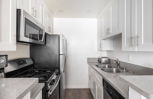 Westwood Apartment | Bright Westwood 1BR w/Gym, Pool & Spa, close to UCLA, by Blueground