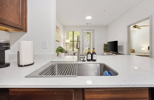 Frisco Apartment | BrightHaven - Chic 1BR + Pool & Gym Access & Free parking