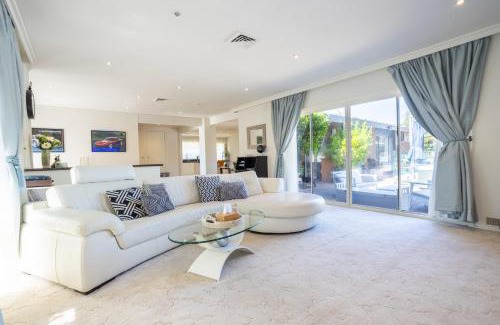 Brighton East House | Brighton Blissful - A Poolside Coastal Retreat