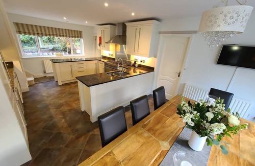 Ovingdean House | Brighton located 4 bed Villa with heated pool