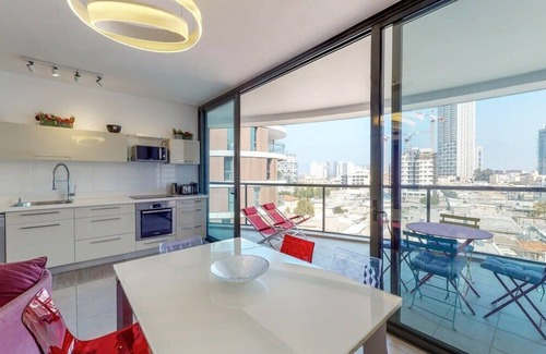 Jaffa Apartment | Brigth 3BR in Florentin's Complex by HolyGuest
