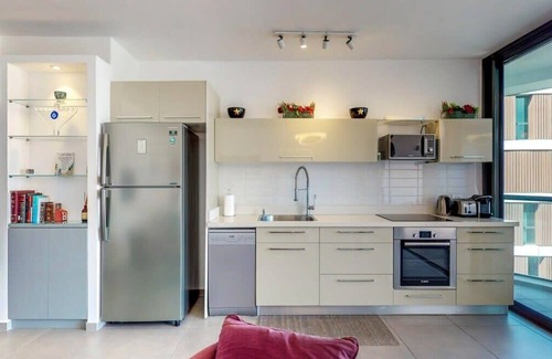 Jaffa Apartment | Brigth 3BR in Florentin's Complex by HolyGuest