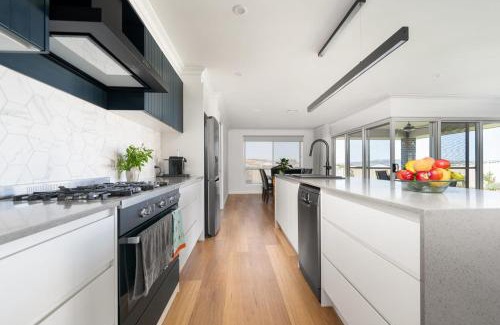 Kelso House | Brilliant Brennan - Modern 4 Bed 2 Bath Home