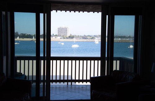 South Mission Beach Condo | Brilliantly Sun Drenched Beachfront Condo on the Sands of South Mission Bay