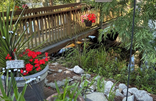 Prosperity House | Bring a boat, swim, kayak in the lake, play games in the barn.