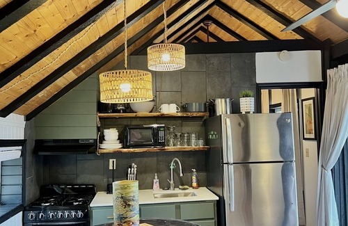 Altmar Cottage | Bring marshmallows, not laptops! Lkefront on Autumn Lake, 2min to Salmon River!