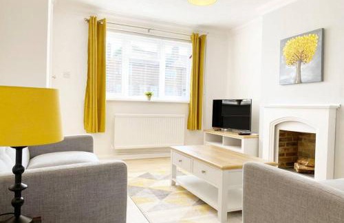 Luton House | Bristol House FREE Parking & Airport & M1 & Contractor