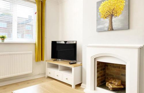 Luton House | Bristol House FREE Parking & Airport & M1 & Contractor