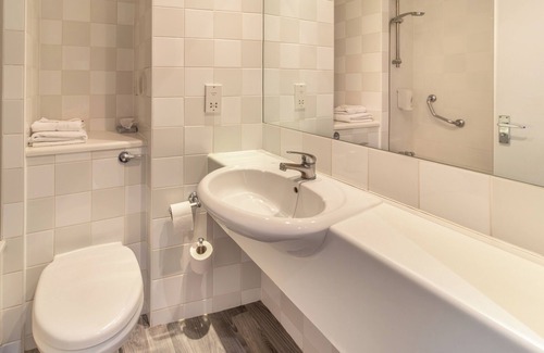 Bramhope Hotel | Britannia Leeds Bradford Airport Hotel