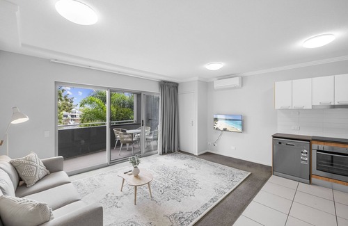 Birtinya Apartment | Broadwater and Saltwater on the Peninsula.