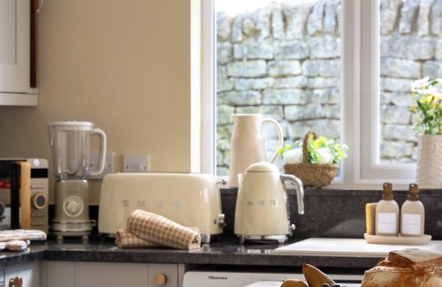 Broadway House | Broadway Country Chic Cottage