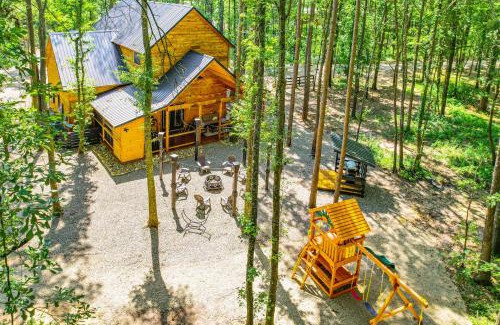 Broken Bow House | Broken Bow Cabin Near Choctaw Casino Hot Tub!