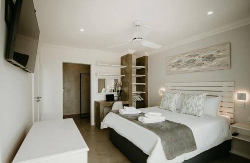 Port Edward Apartment | Bronze Paradise - On the beach