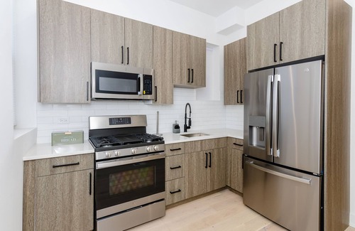 Grand Boulevard Condo | Bronzeville Manor walking distance to hospitals
