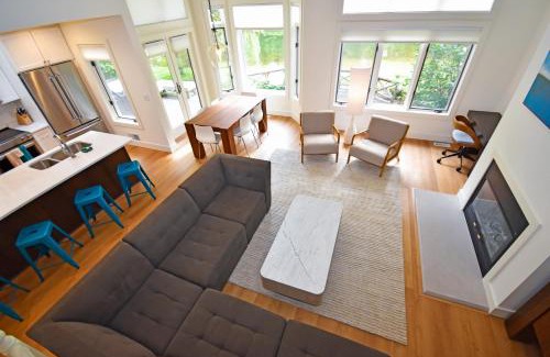 Glen Arbor House | Brook Hill Cottages 42