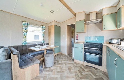 Great Houghton Cottage | BROOKSIDE BLISS - BILLING AQUADROME in Billing Aquadrome Holiday Park