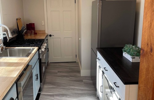 Bridgewater House | Brookside by Newfound Lake ! nRenovated 2 bdrm home - short walk to sandy beach