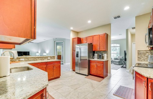 Brooksville House | Brooksville Home ~ 5 Mi to Weeki Wachee Springs!