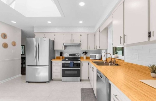 Brooksville House | 🏡 Brooksville Oasis | 3 Bedroom Heated Pool Home