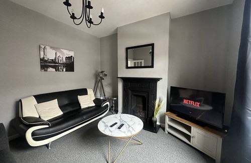 Coventry House | Broomfield Place Coventry 4 Double Bedroom Property