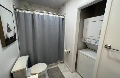 New Fairfield Ski Chalet | Brown House, Lake, Boat Dock, King Bed, Grill