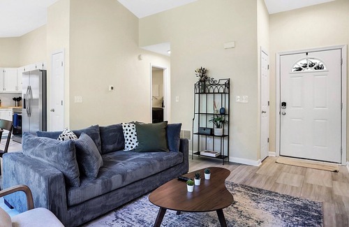 Brownsburg House | Brownsburg B&B - Relax at this newly renovated home in Downtown Brownsburg!