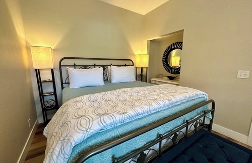 Bisbee Hotel | Brownstone Signature Suite-Historic Building in the Heart of Historic Downtown Bisbee