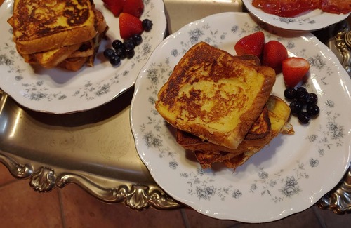 Brentwood Bed & Breakfast | Brownsville Road House Bed & Breakfast