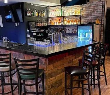 Brush Hotel | Brush Inn and Suites