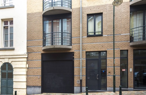 Stalingrad Apartment | Brussels Center Design Residence
