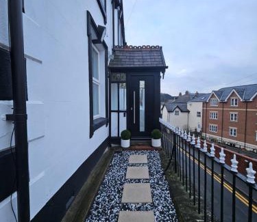 Llangollen Villa | Bryn Aber-The House on the Hill
