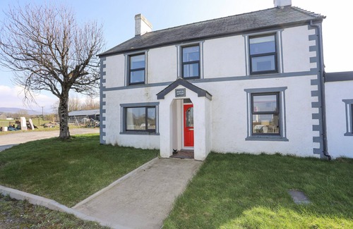 Llanrug Cottage | Bryn Afon Farm