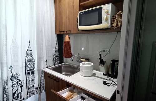 Phra Khanong Condo | BTS Bangchak Serenity: High-Speed Wi-Fi, Free Pool & Gym, HBO, Washer, Kitchen