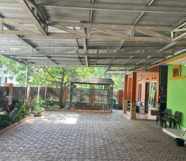 Cibinong House | Bu Sur Homestay