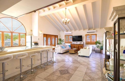 Palm Beach Villa | Bubali Villa - Just a 2-minute drive to Eagle Beach