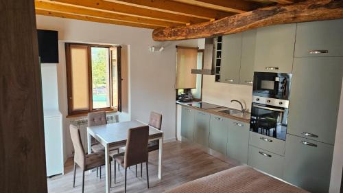 Laino Apartment | Bucaneve