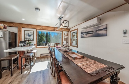 West Village Cabin | Buckeye Bear's Den-AC*-Walking Distance to town